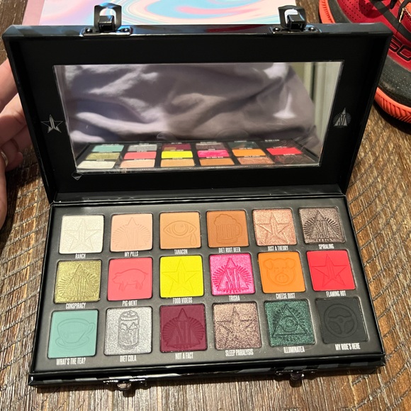 Jeffree Star x Shane Dawson Conspiracy Palette - Picture 2 of 2